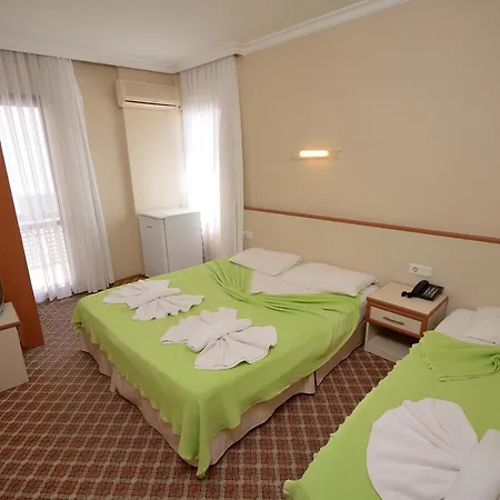 ケルマーン ホテル