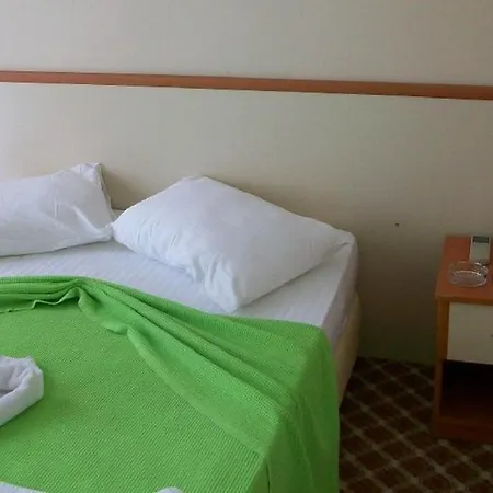 ホテル ケルマーン Çeşme