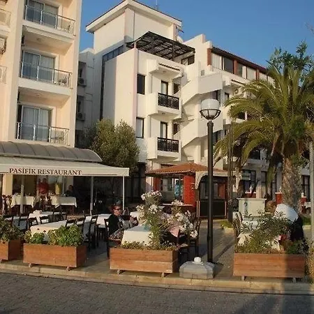 ケルマーン ホテル 3*